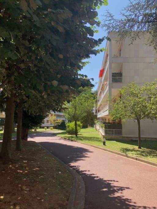 Nice Flat St Germain En Laye Centre 30 Minutes To Paris Saint-Germain-en-Laye Εξωτερικό φωτογραφία