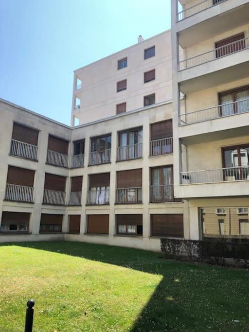 Nice Flat St Germain En Laye Centre 30 Minutes To Paris Saint-Germain-en-Laye Εξωτερικό φωτογραφία
